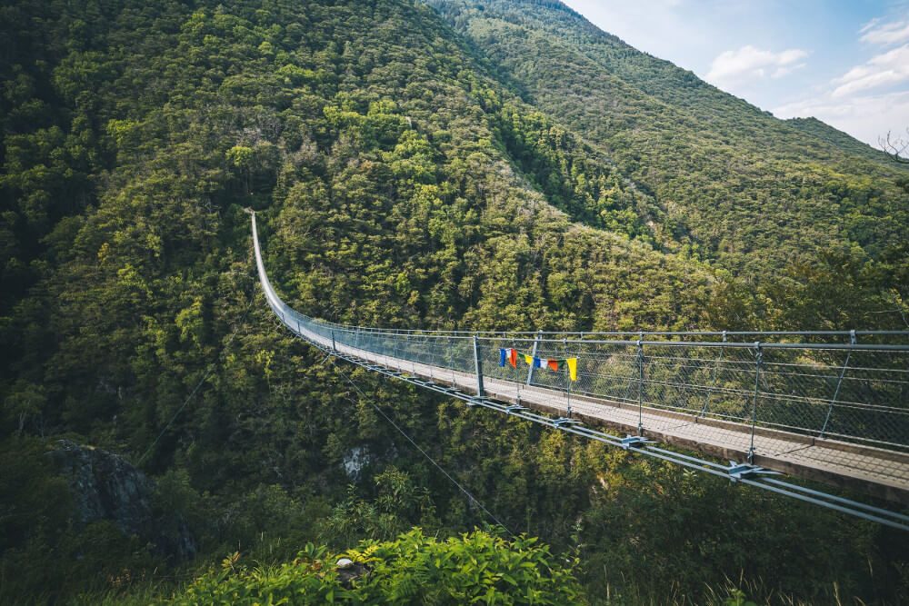 Ponte Tibetano Carasc (Bild: © Ticino Turismo - Milo Zanetta)